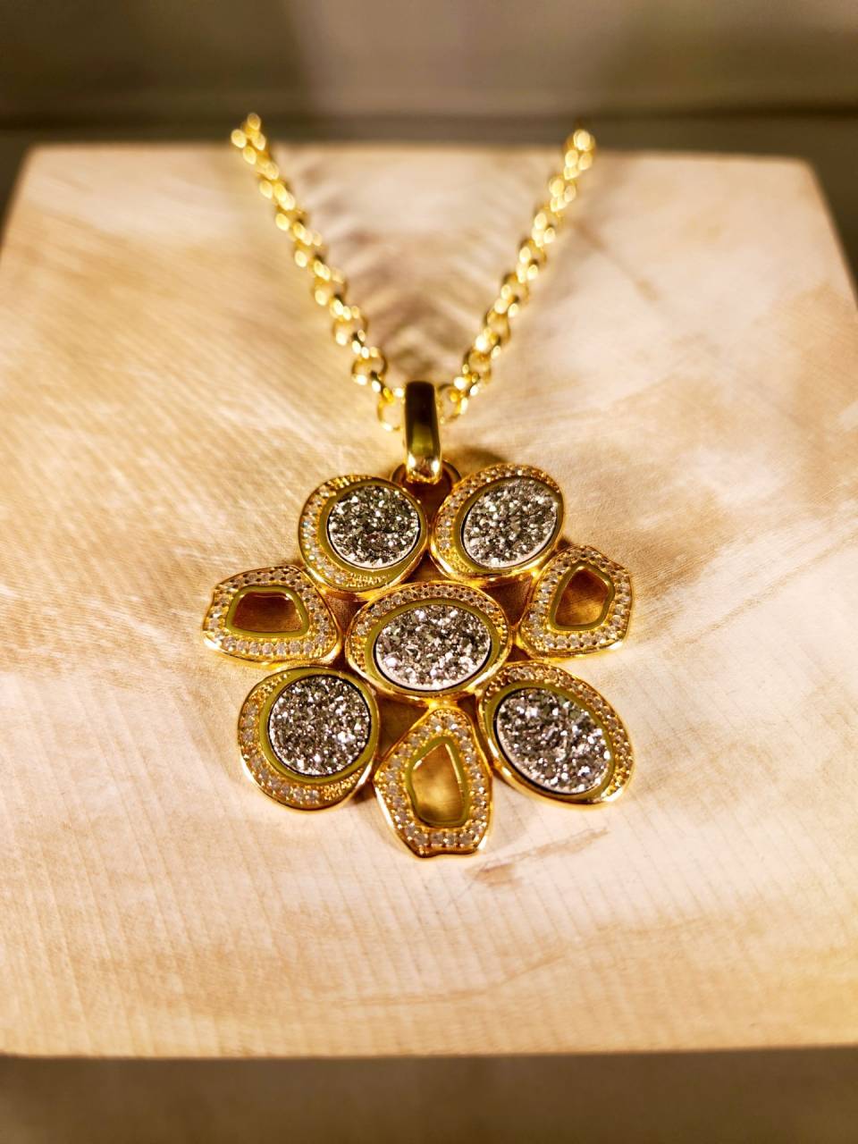 ドレージクオーツのセミジュエリーブラジルから入荷です！