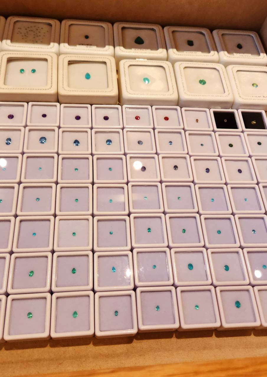 パライバの裸石コーナー充実しました！