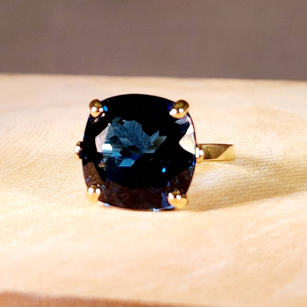 ブルートパーズロンドンブルーのリング加工