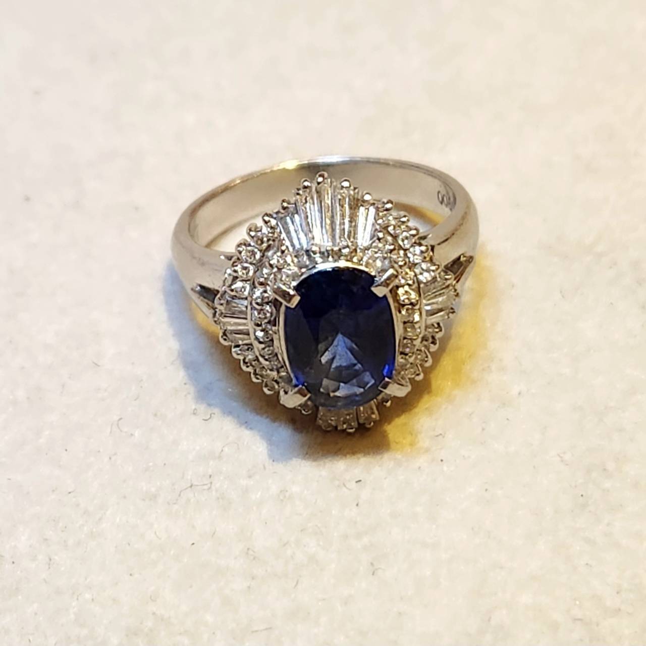 サファイアリングをペンダントにジュエリーリフォーム