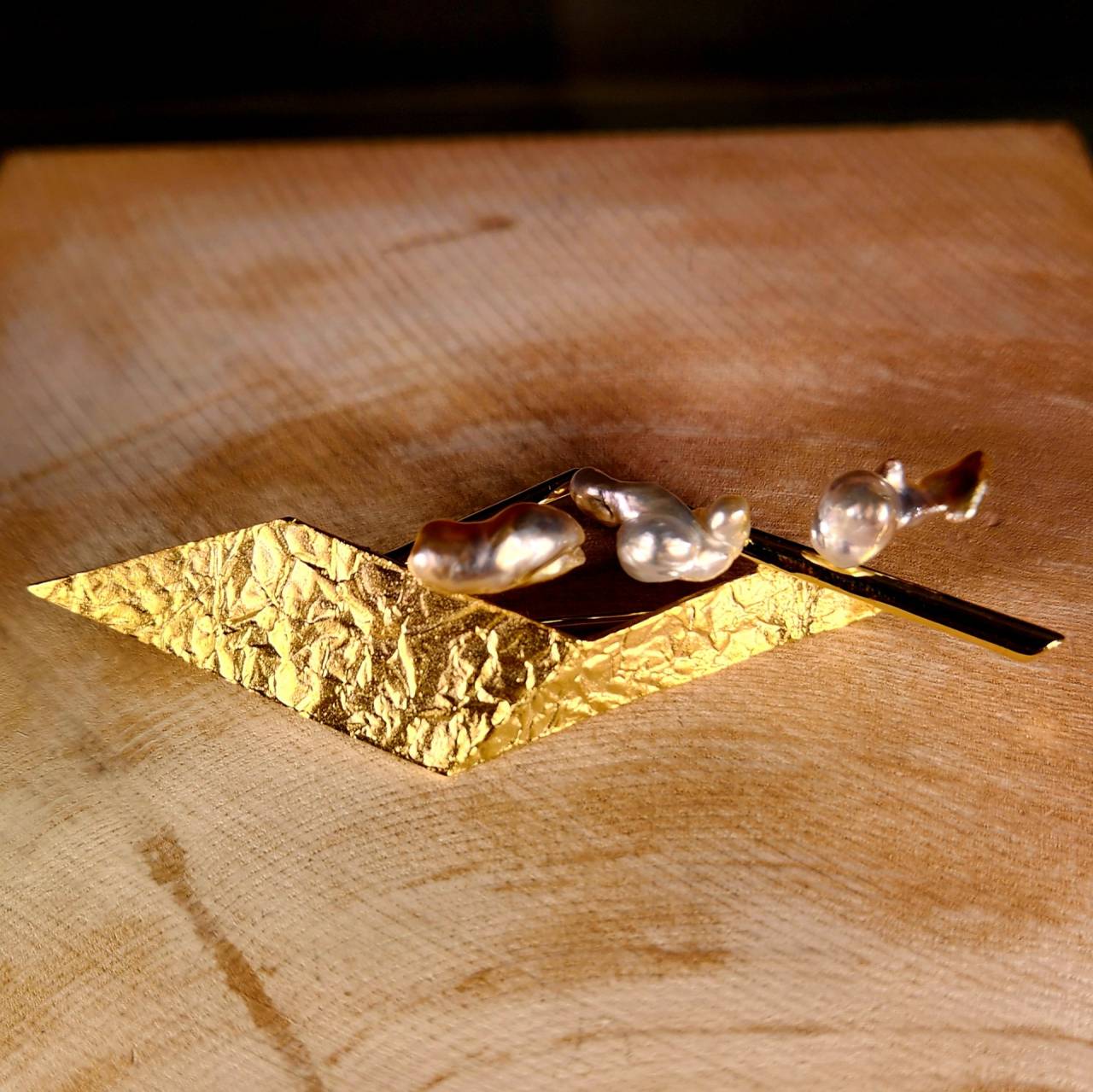 南洋ケシパールのブローチ